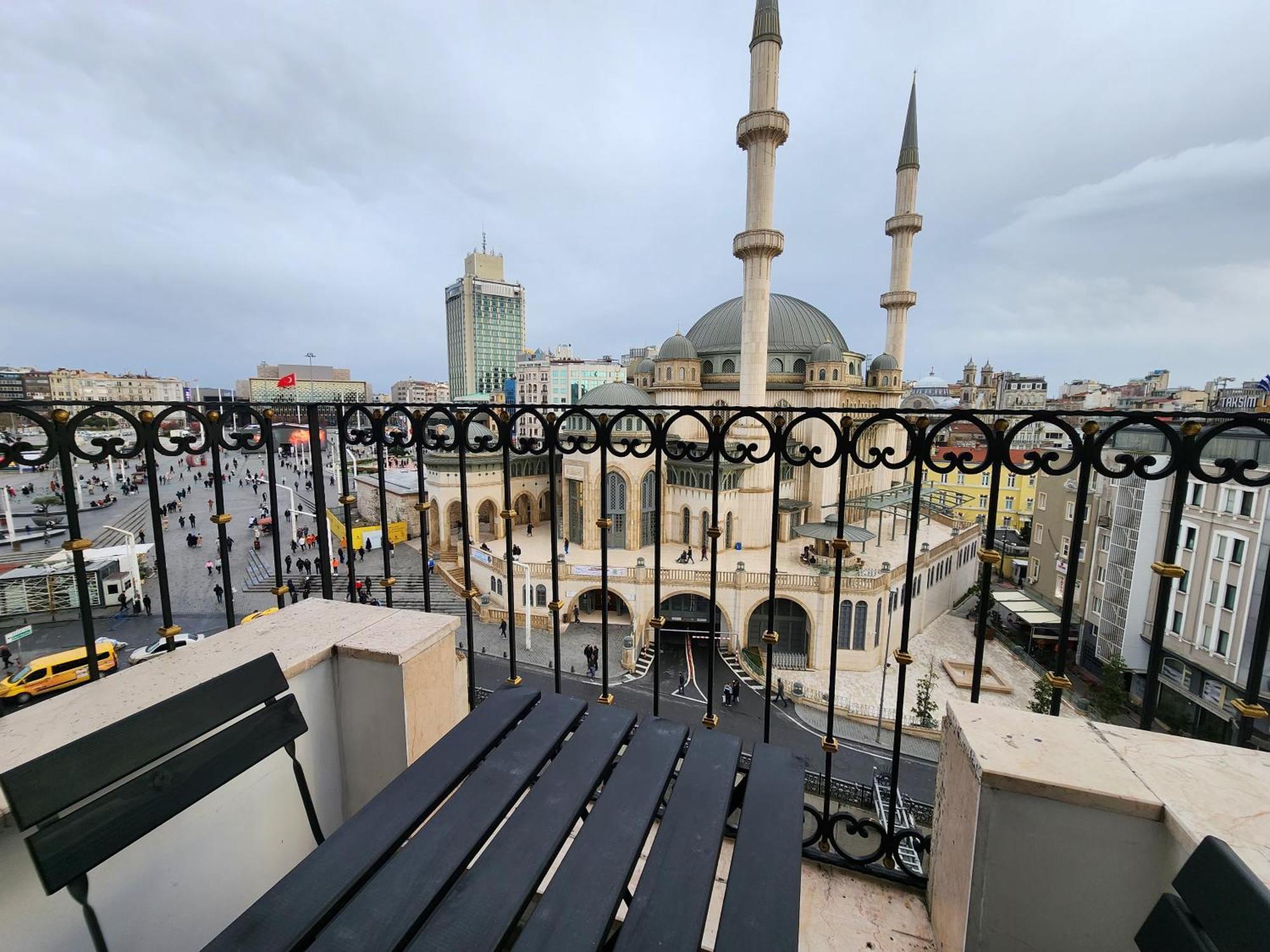 Taksim Landhouse Hotel Istanbul Exterior photo